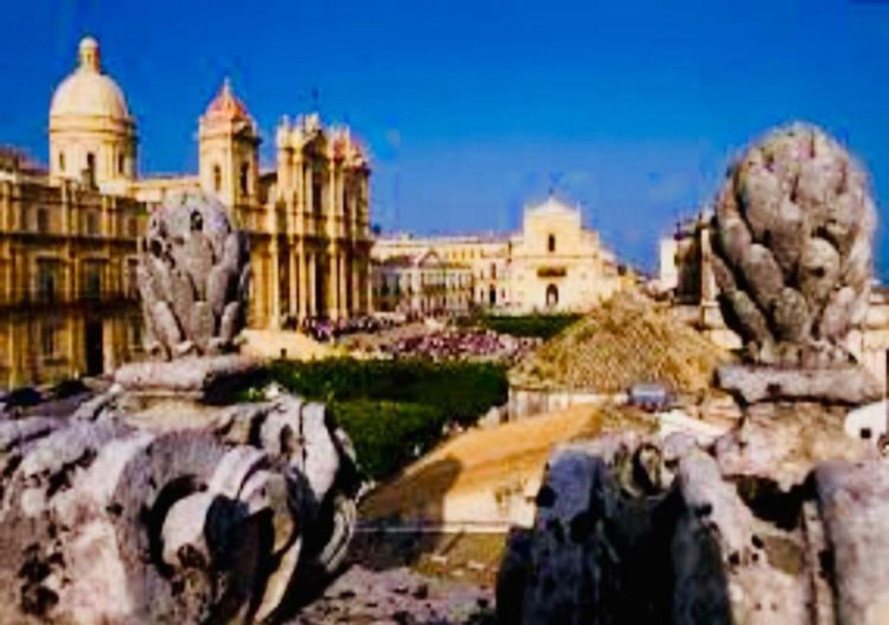 Ferienwohnung The Stone Garden Noto Exterior foto